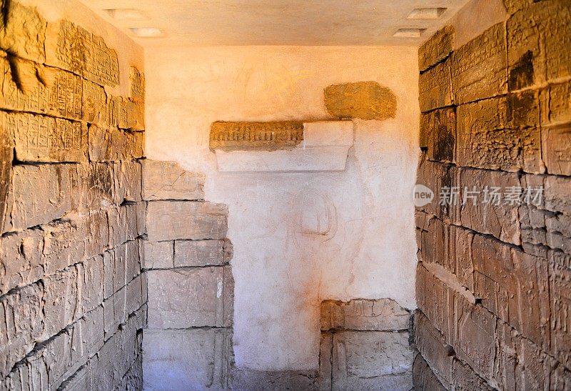 梅罗金字塔-撒哈拉沙漠中的努比亚坟墓-联合国教科文组织世界遗产，苏丹Begarawiyah - N5金字塔的房间，Arikhankharer王子，Amanitore的儿子